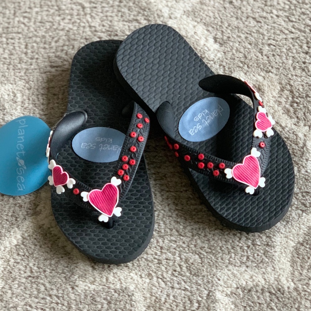 NWT Planet Sea flip flops